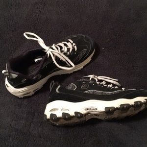 Size 7.5 Sketchers D’Lites